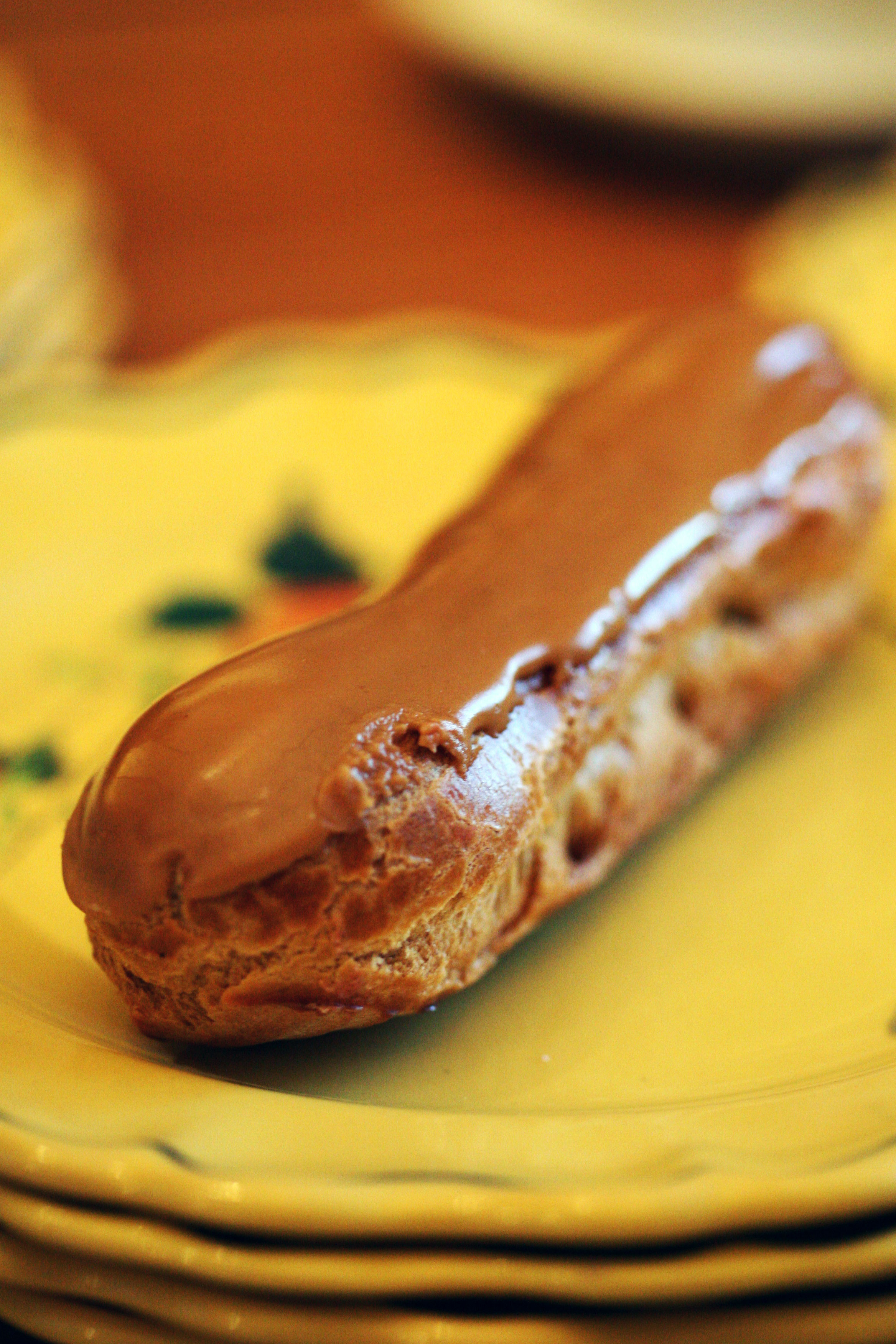 Coffee-eclair