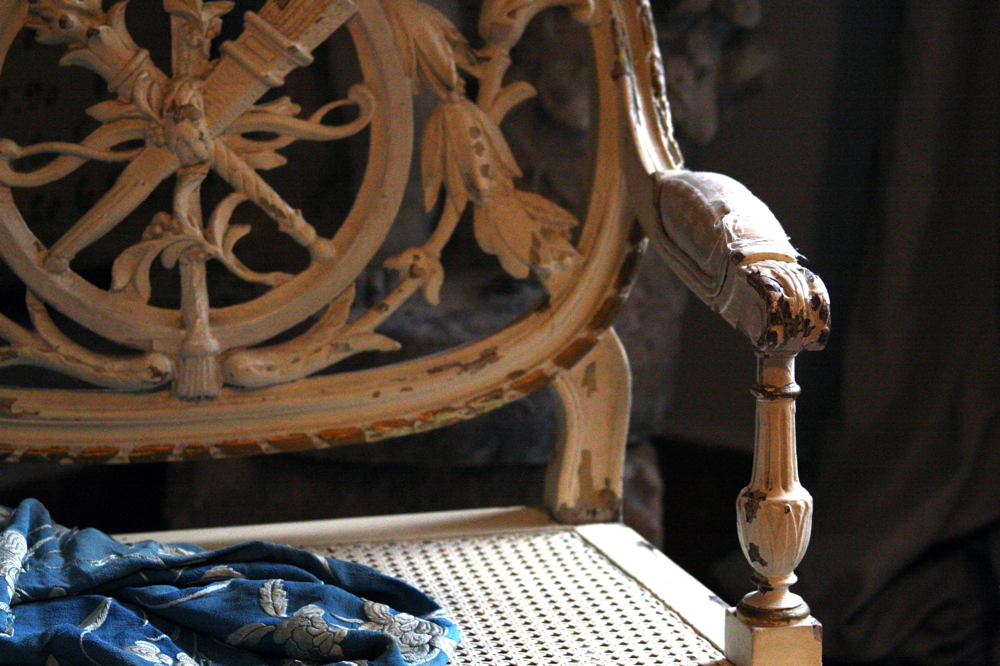 French-antique-armchair-Fra