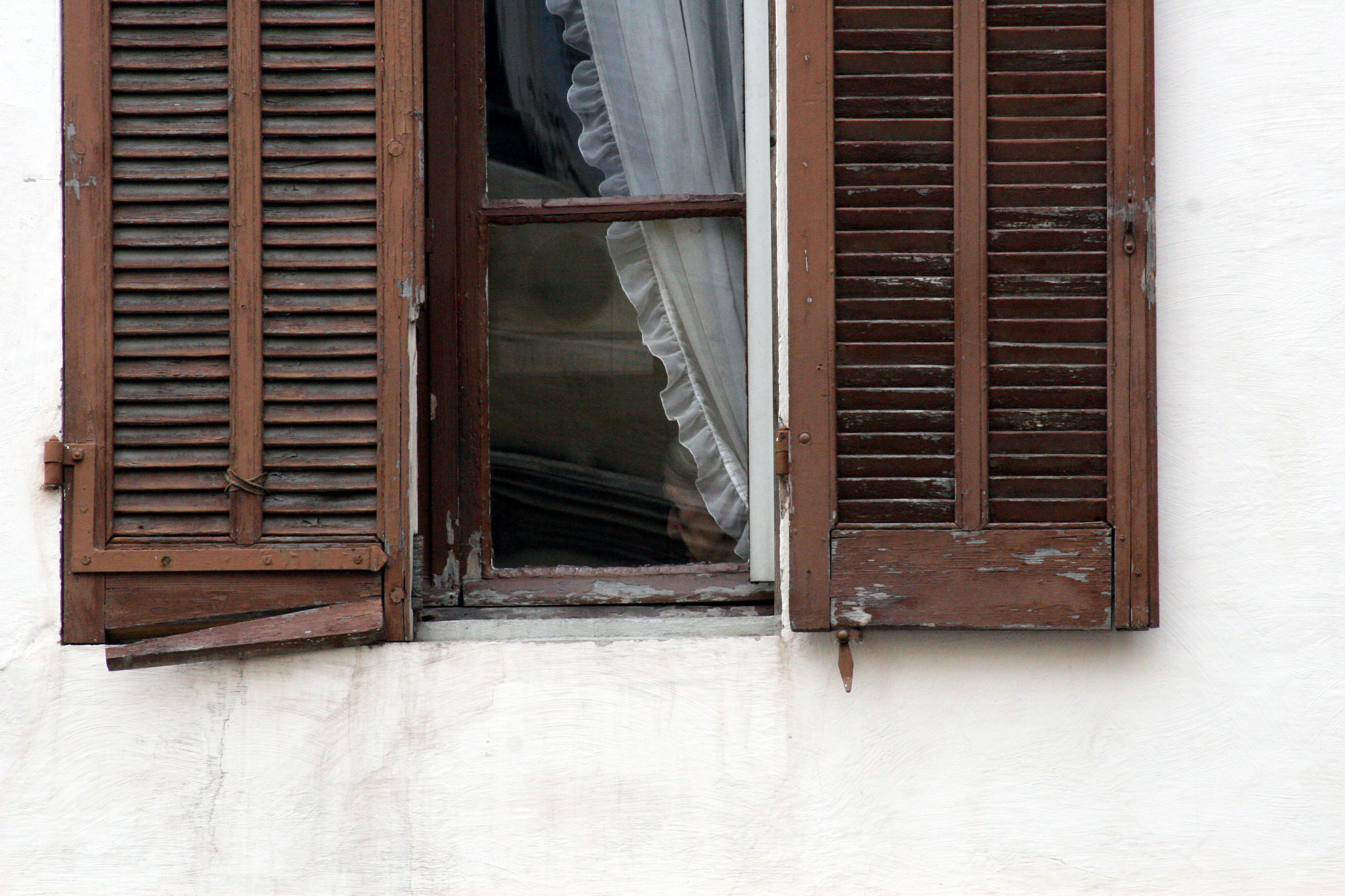 Woman-sitting-by-the-window