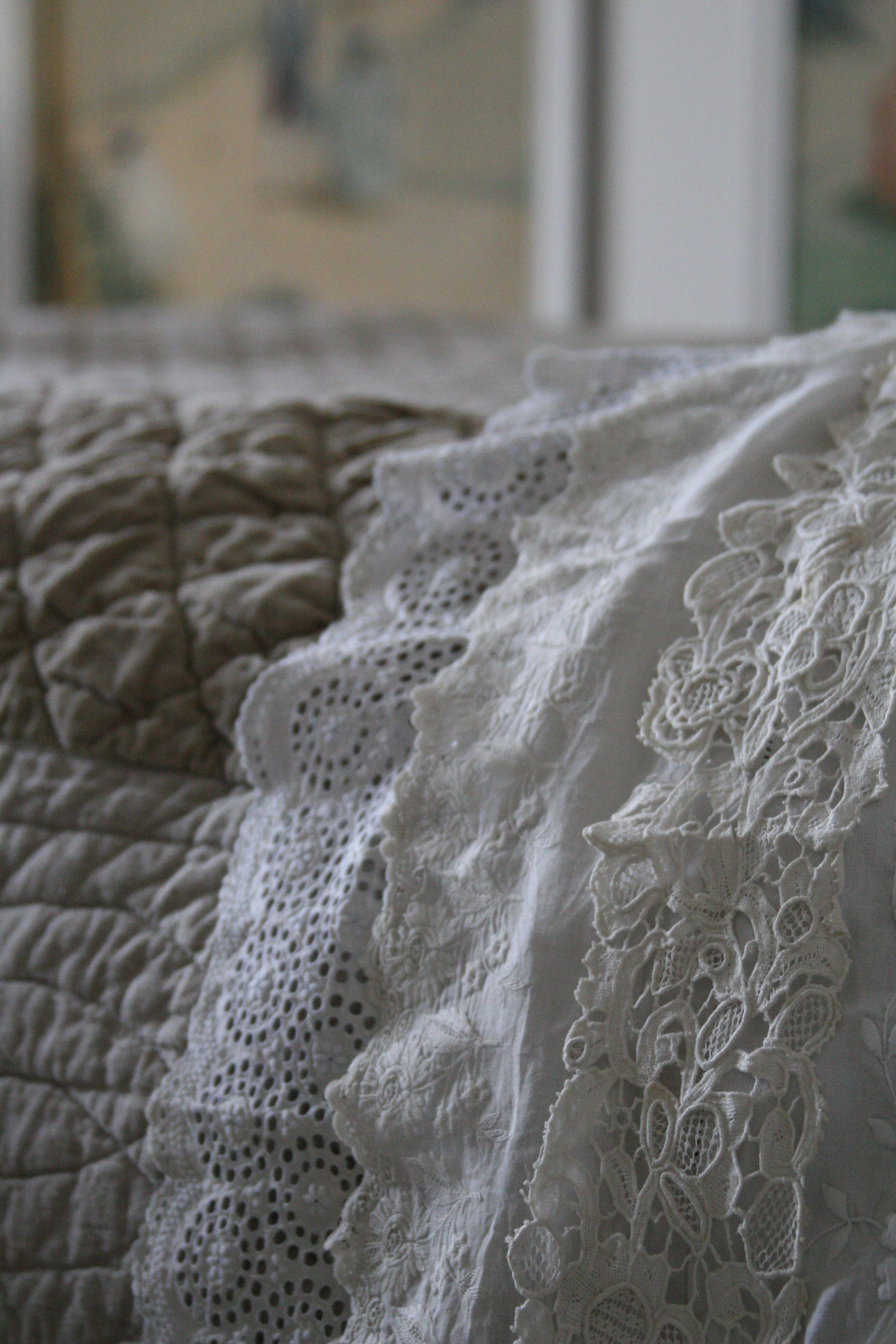 French lace bed linens