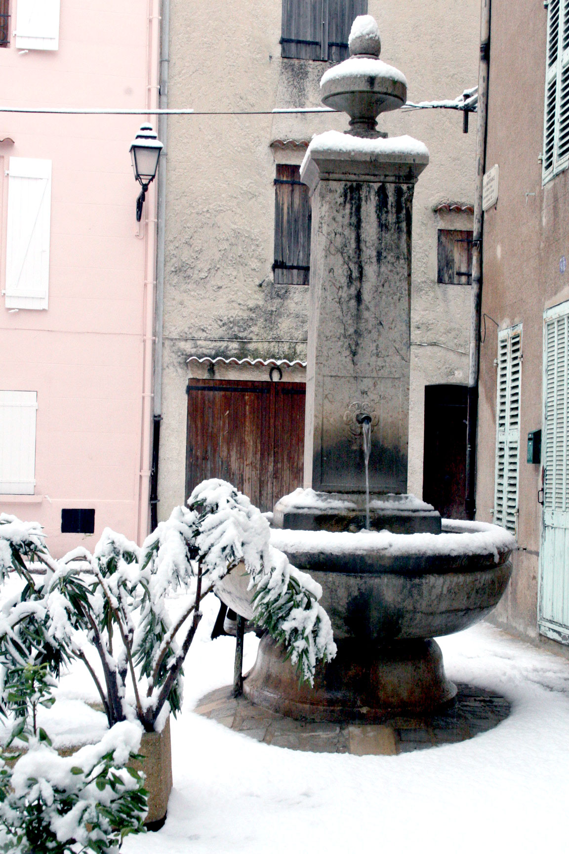Snow-in-provence