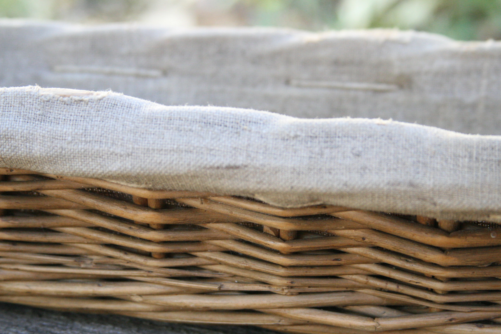 French lined bread basket