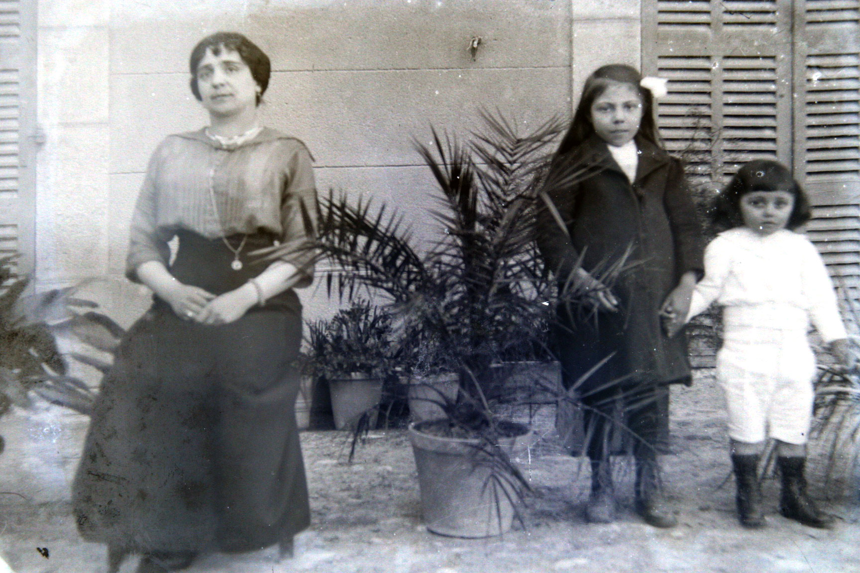 antique photographs on glass slides Mother-and-her-children antique photographs on glass slides Mother-and-her-children