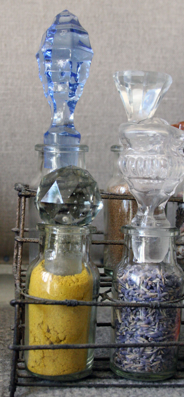 French-antique-spice