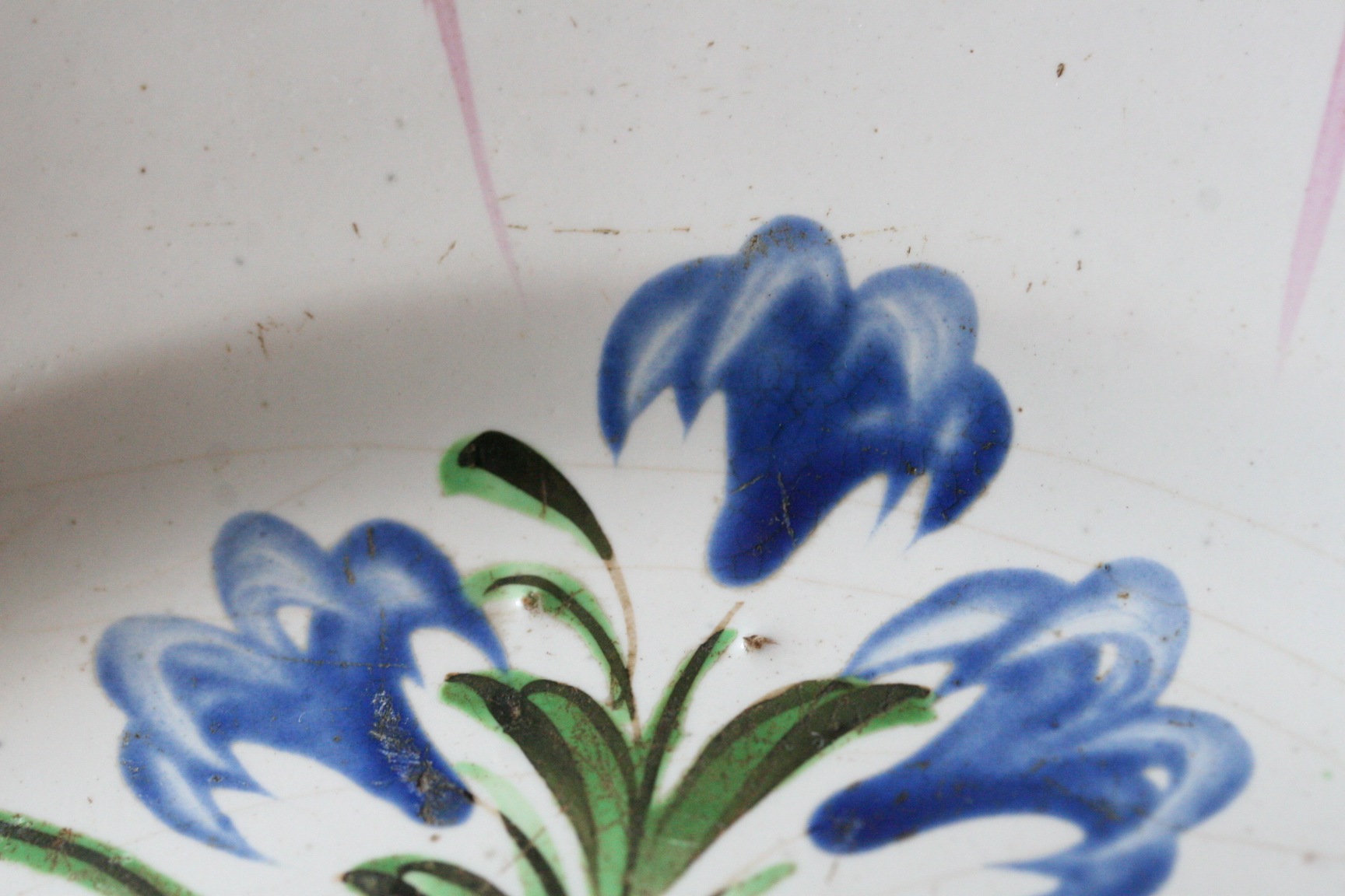 plate details French faience plate details French faience