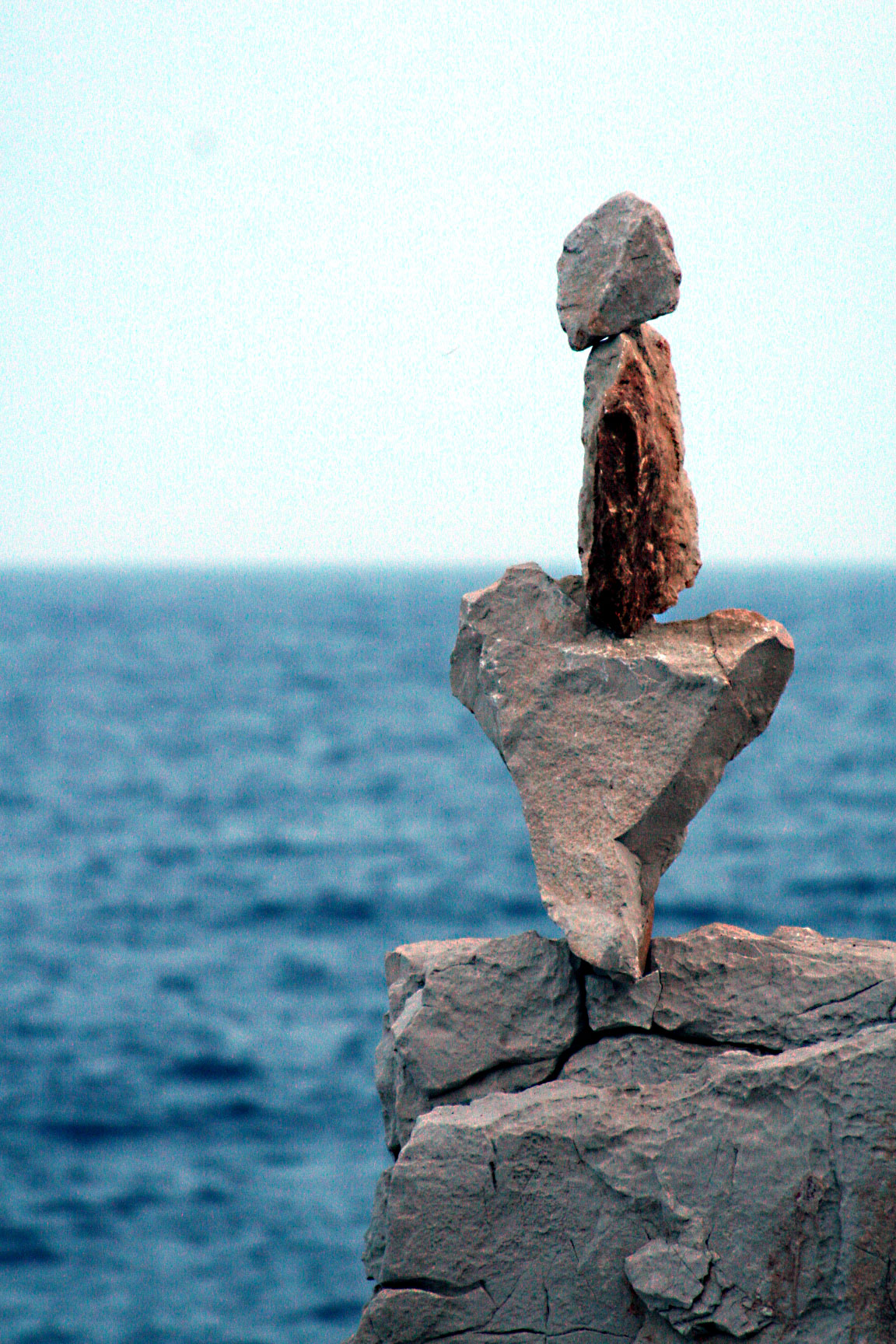 Andy-goldsworthy-style-art