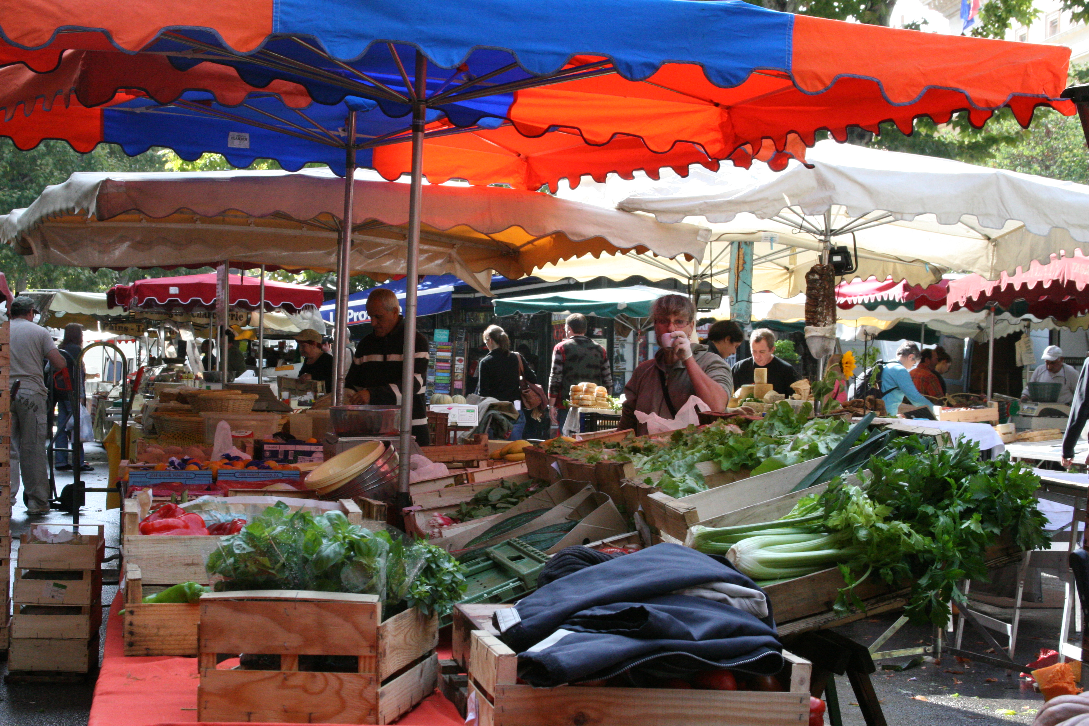 open market in France