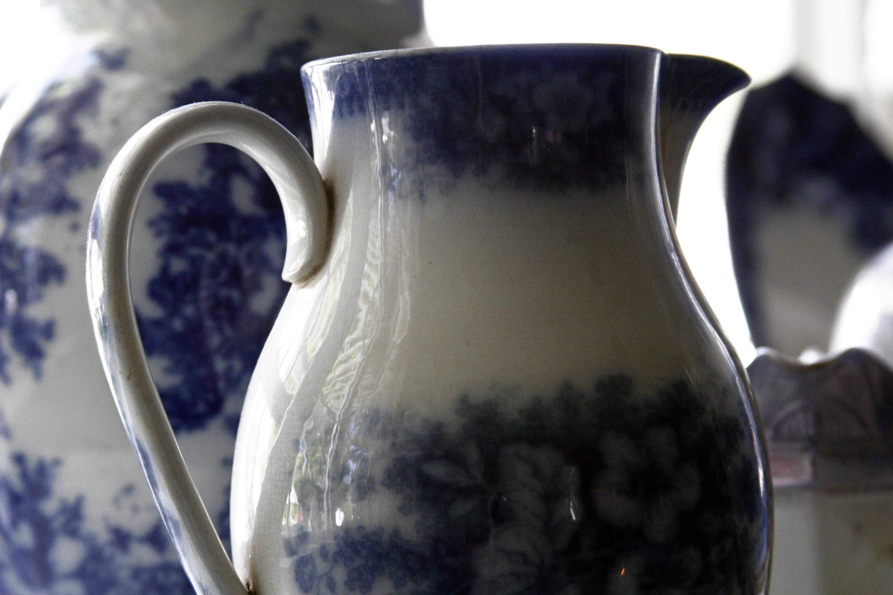 Flow-blue-medium-pitcher