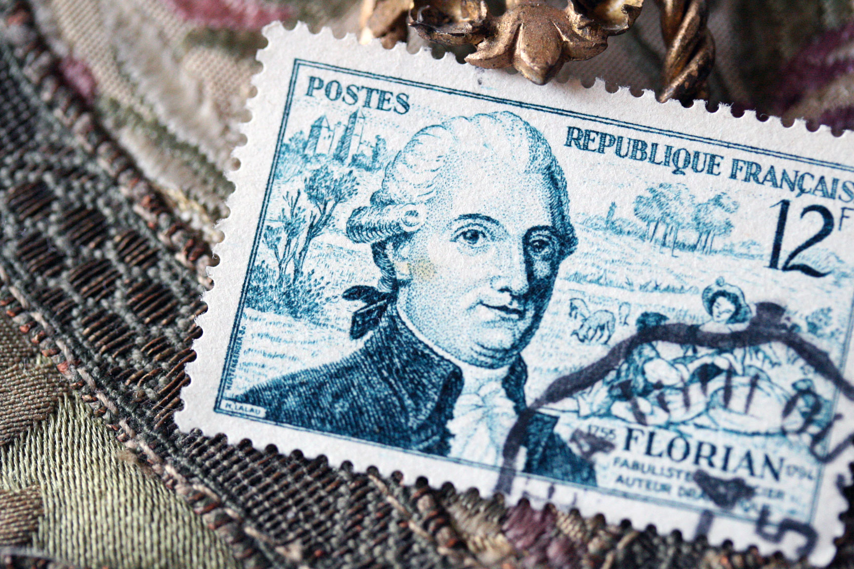 French-postage-stamp-f