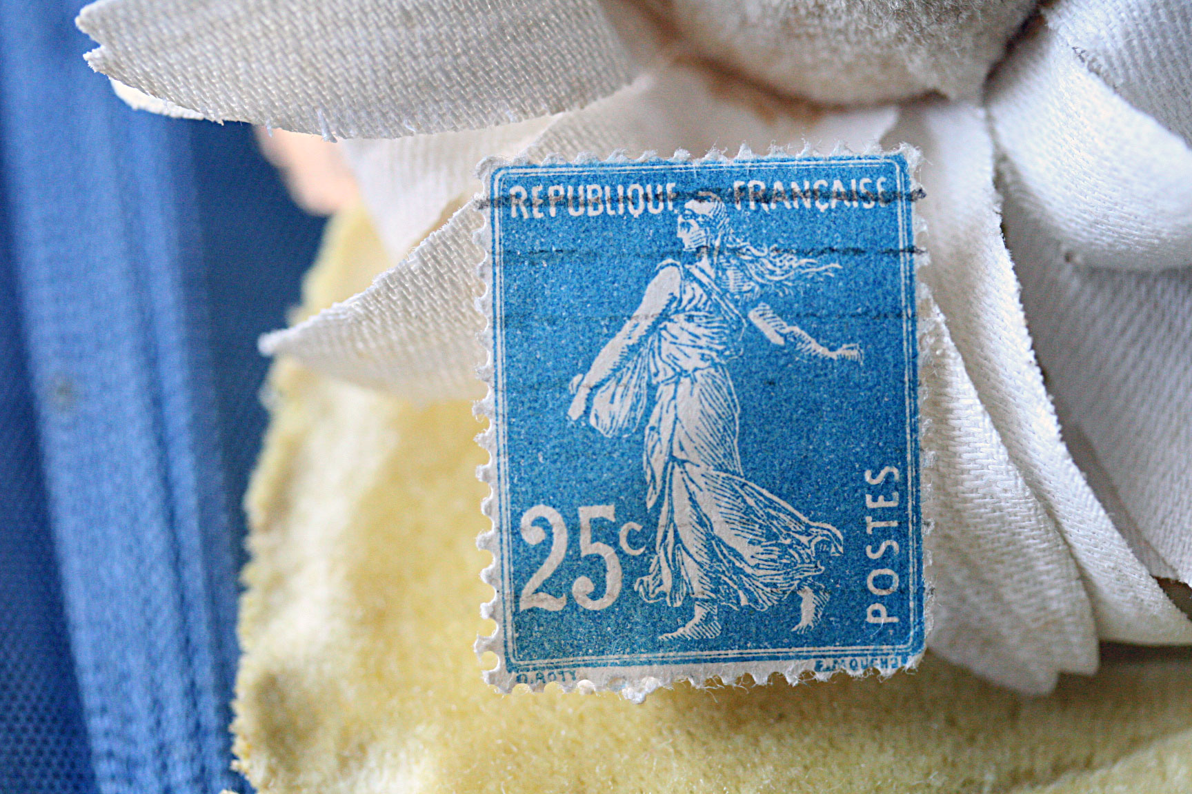 French-Post-stamp-25c