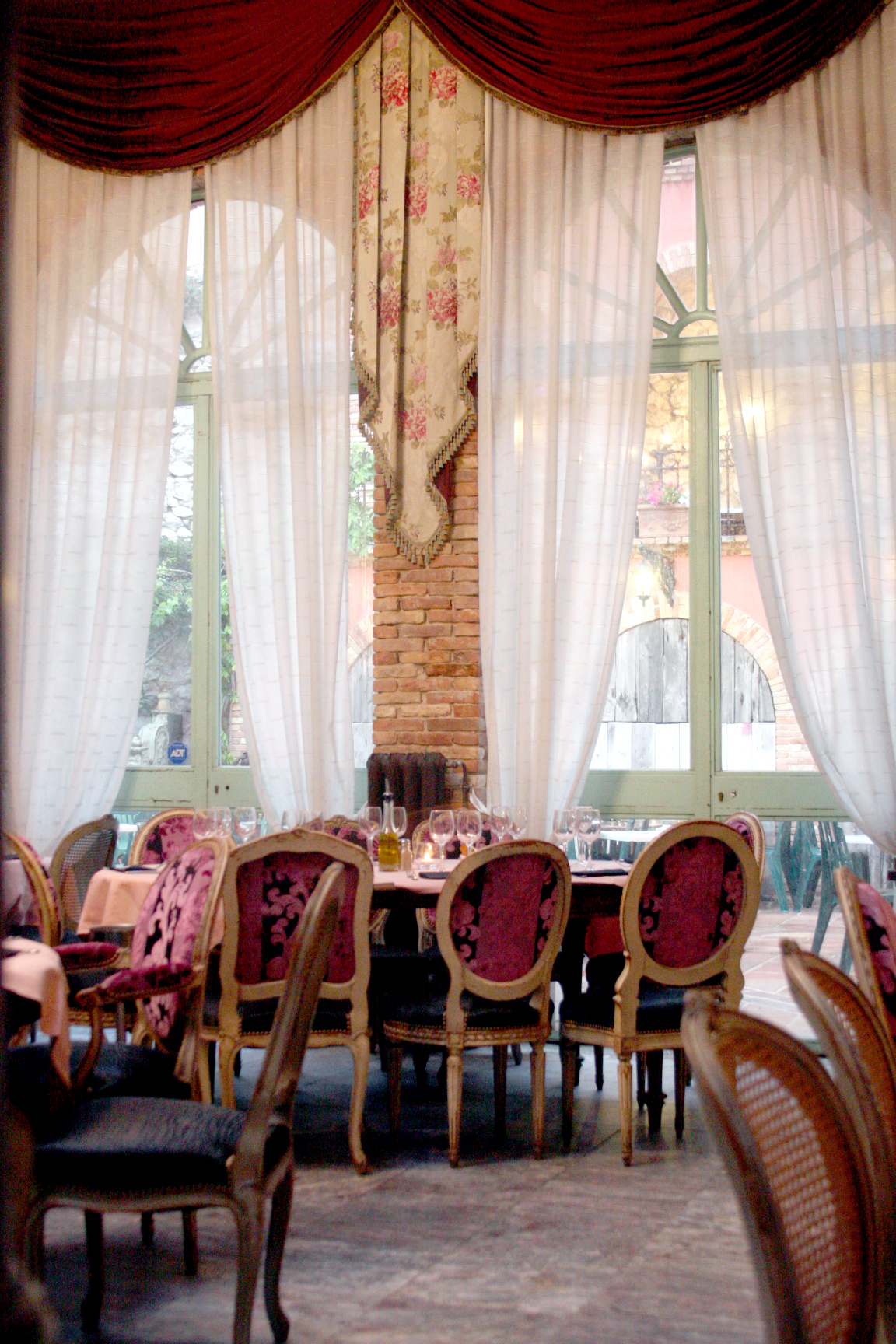 La Grotte restaurant