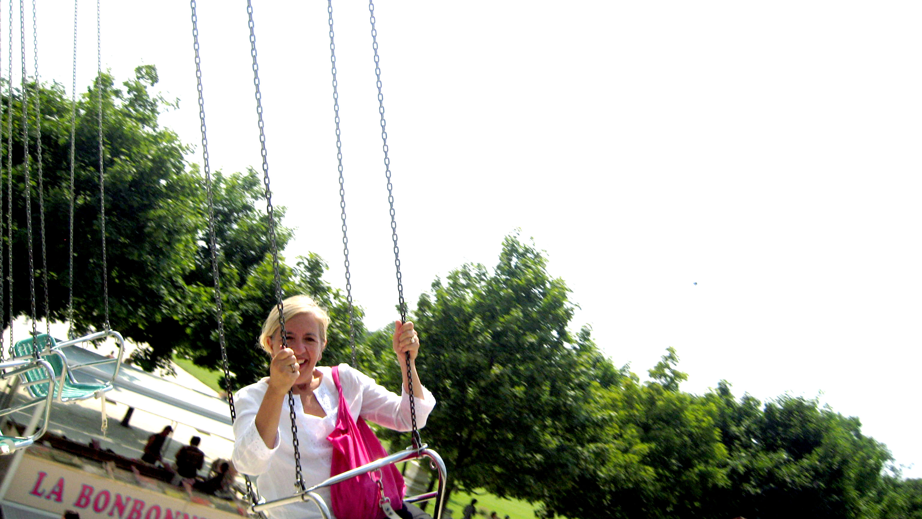 Swings-in-Paris-