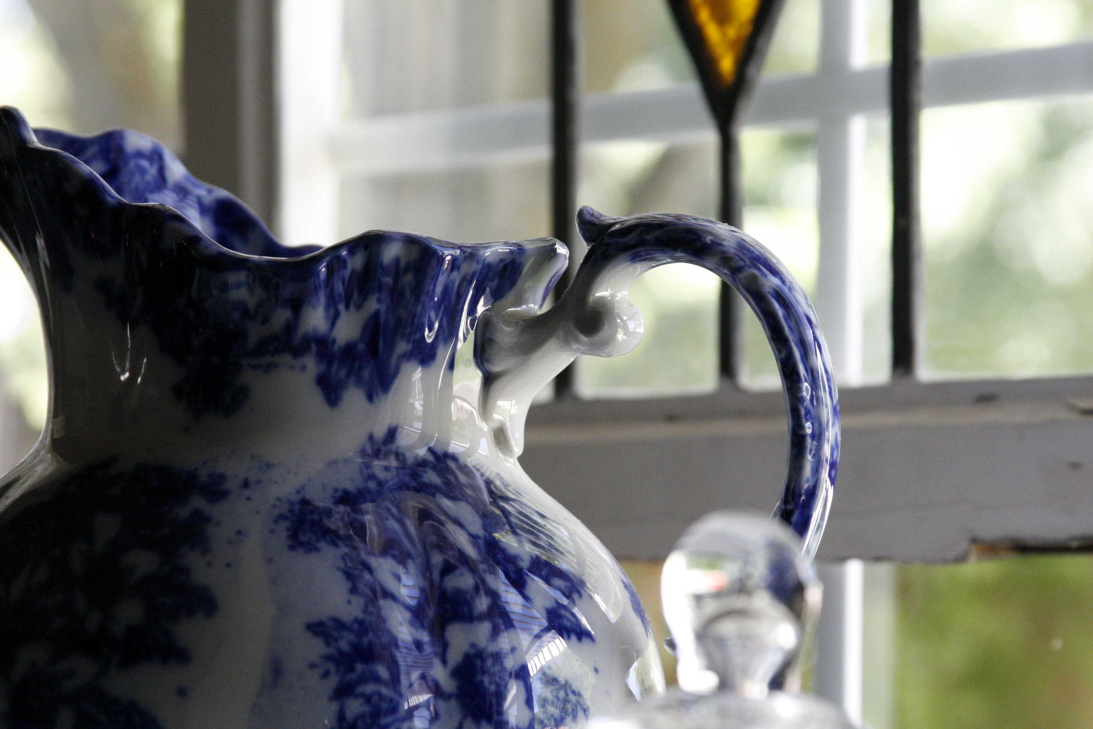 Large-flow-blue-pitcher