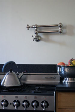 Kitchen-water-spout