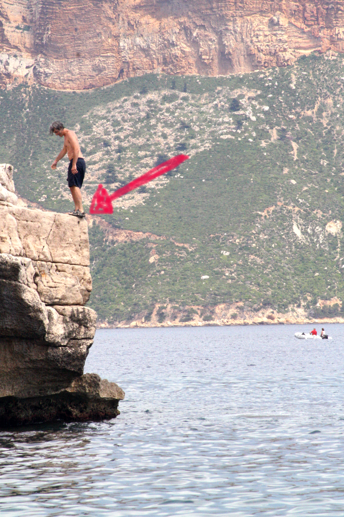 Jumping off cliff cassis
