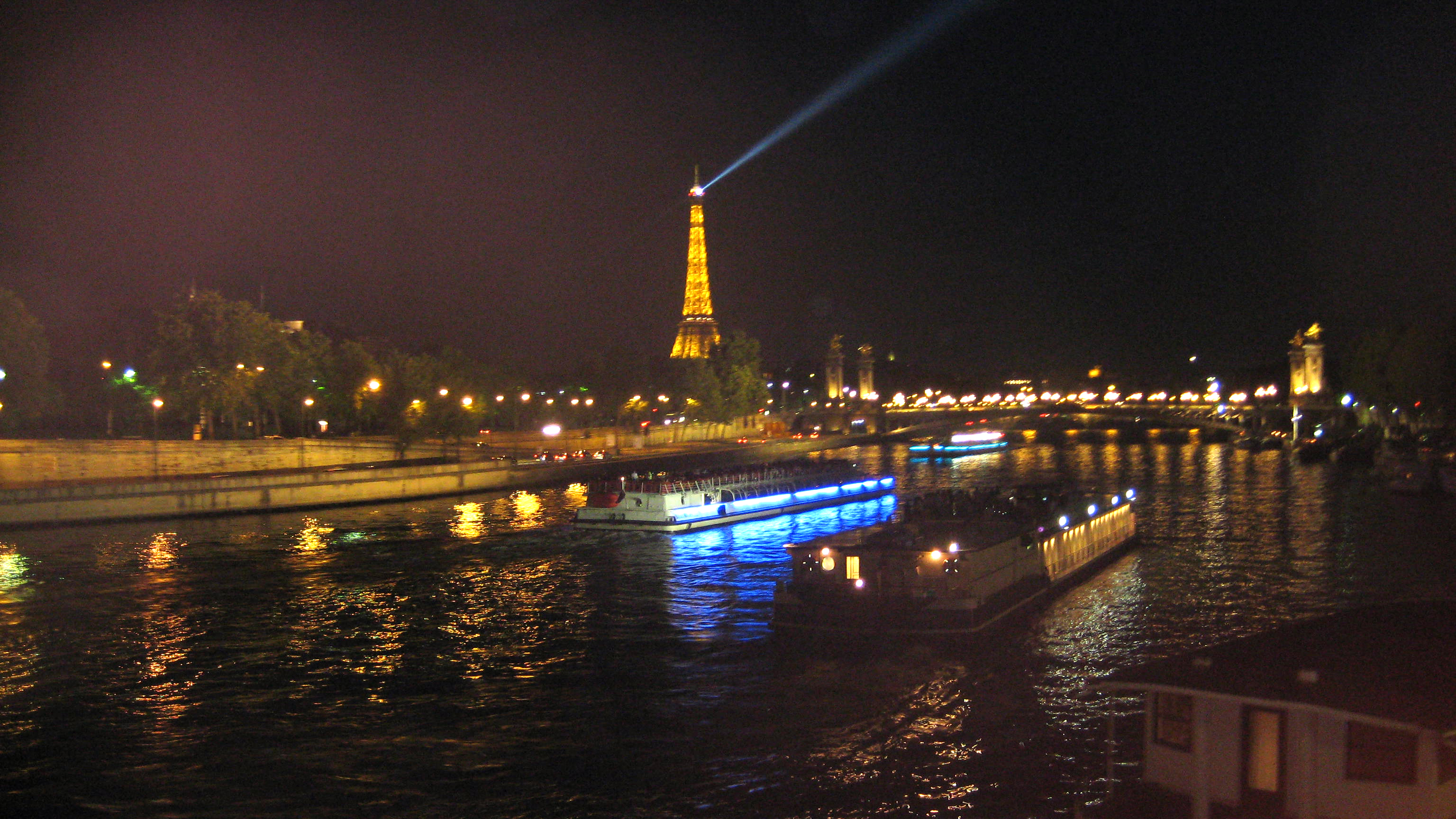 Paris by night eiffel tower