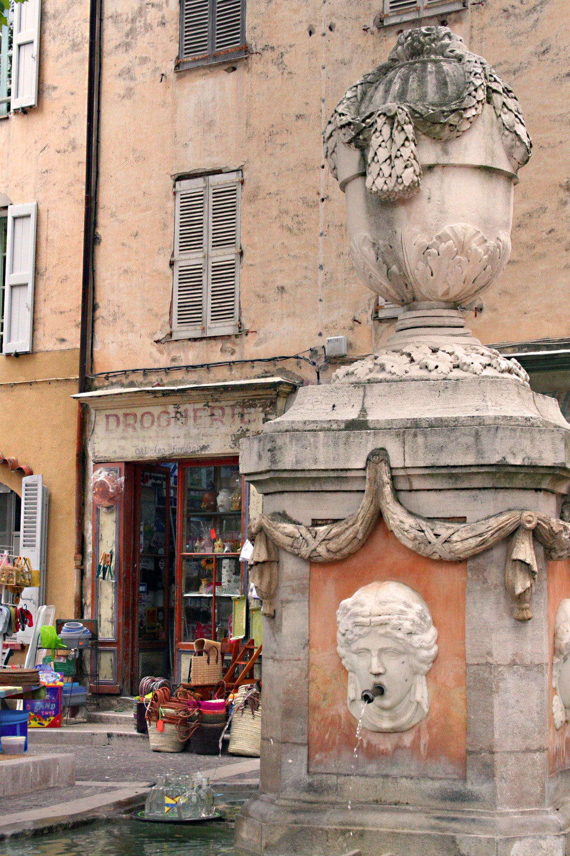 Cotignac-fountain