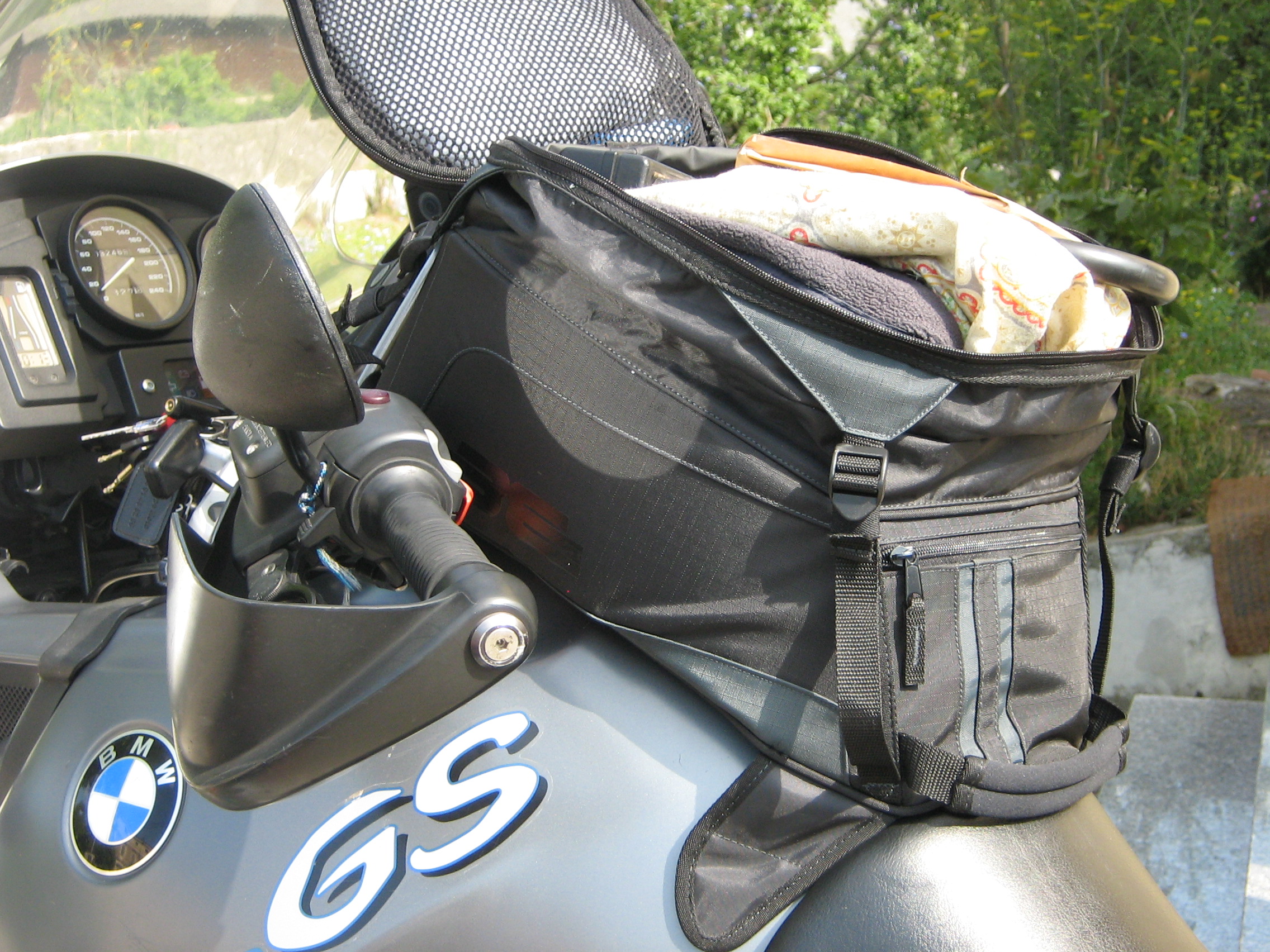 magentic pack for a motorcycle