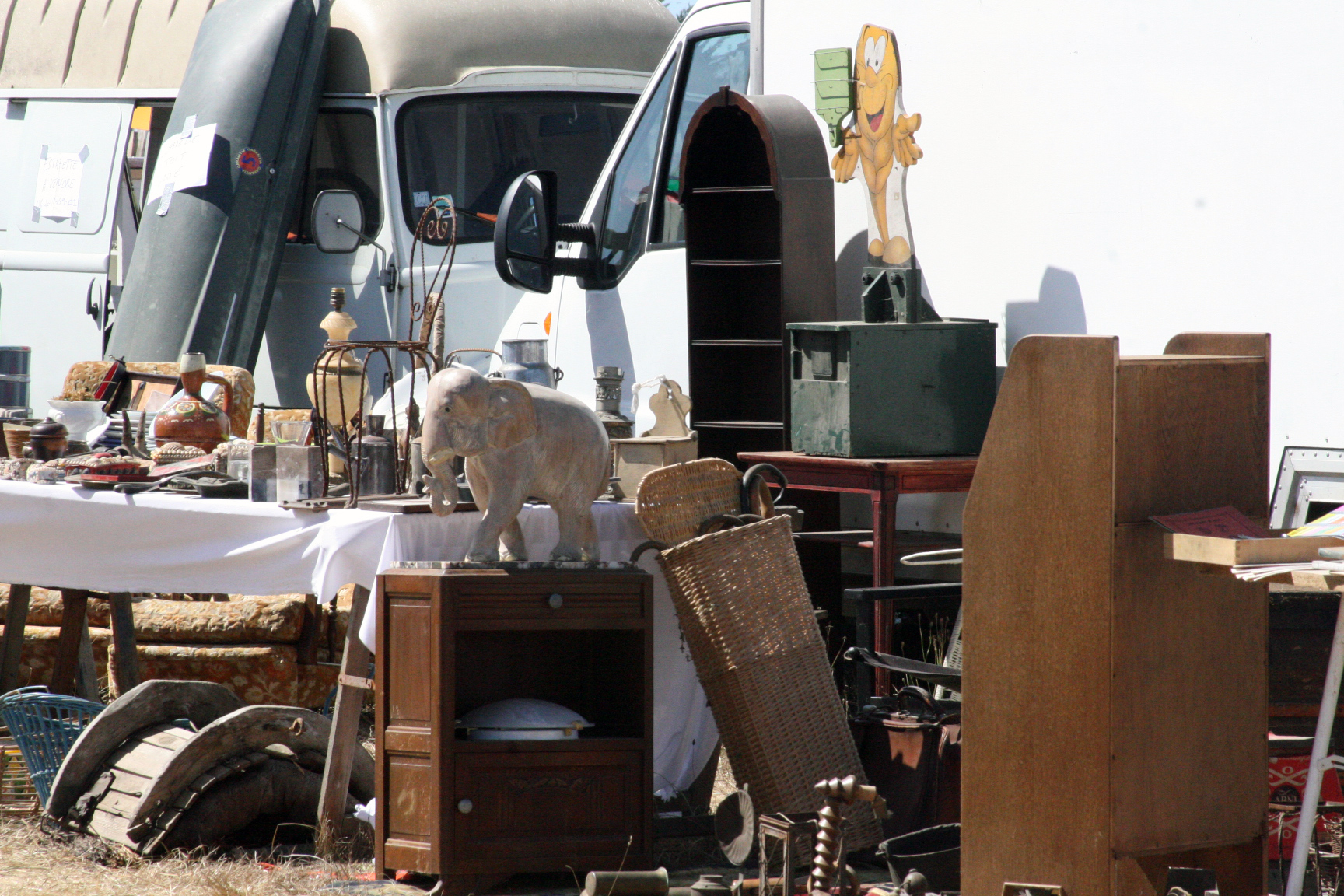 Brocante items