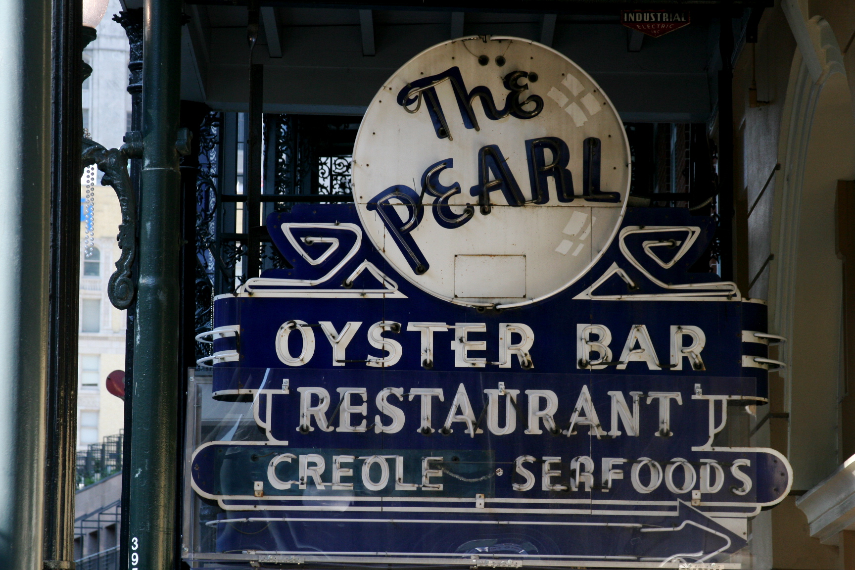 The Pearl Oyster bar