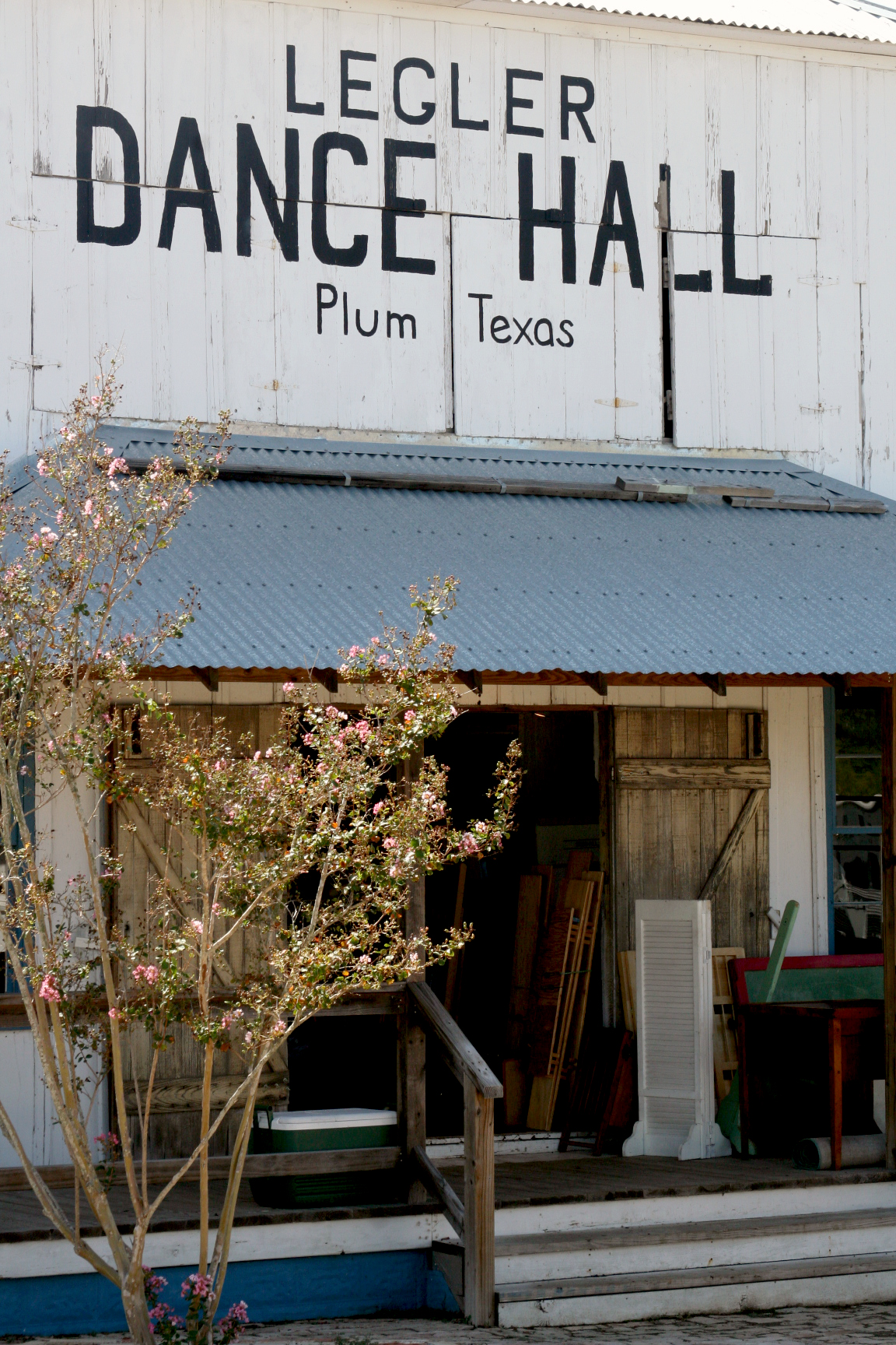 Dance hall marburger