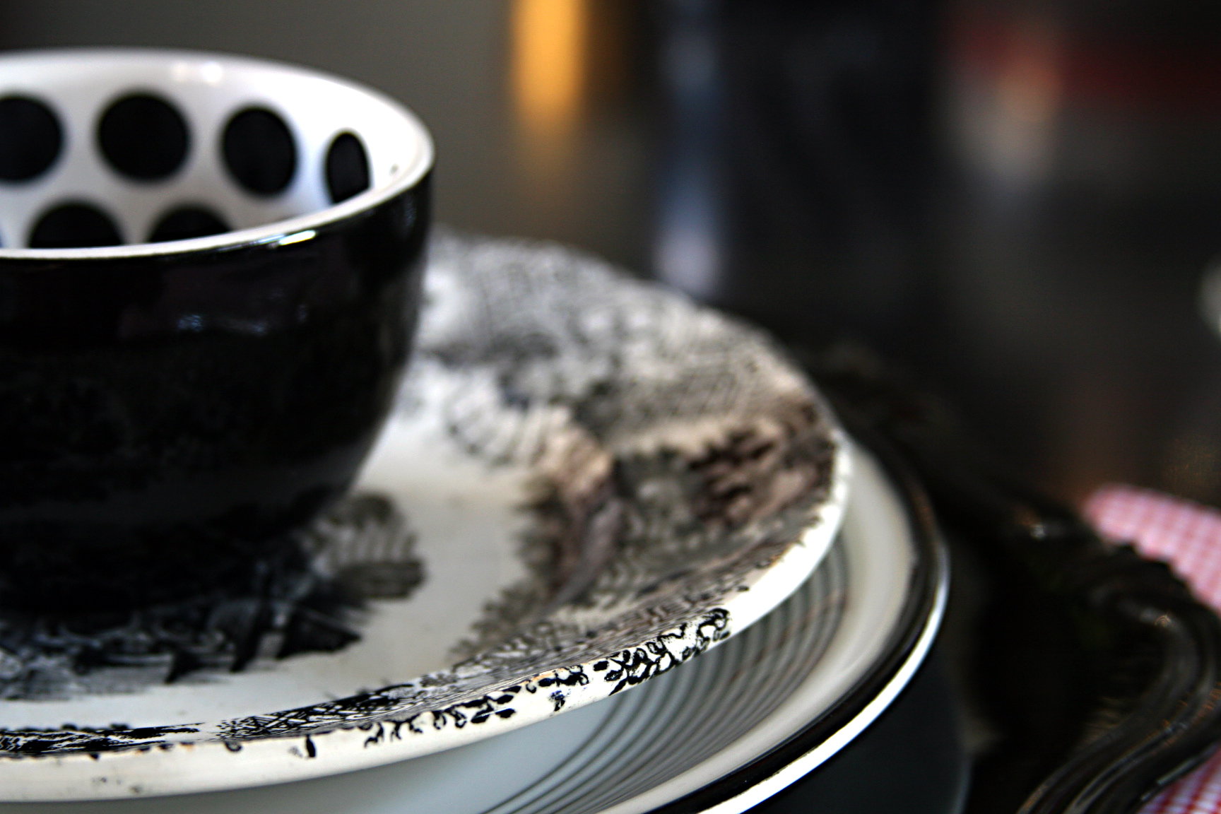 Black---white-dishes