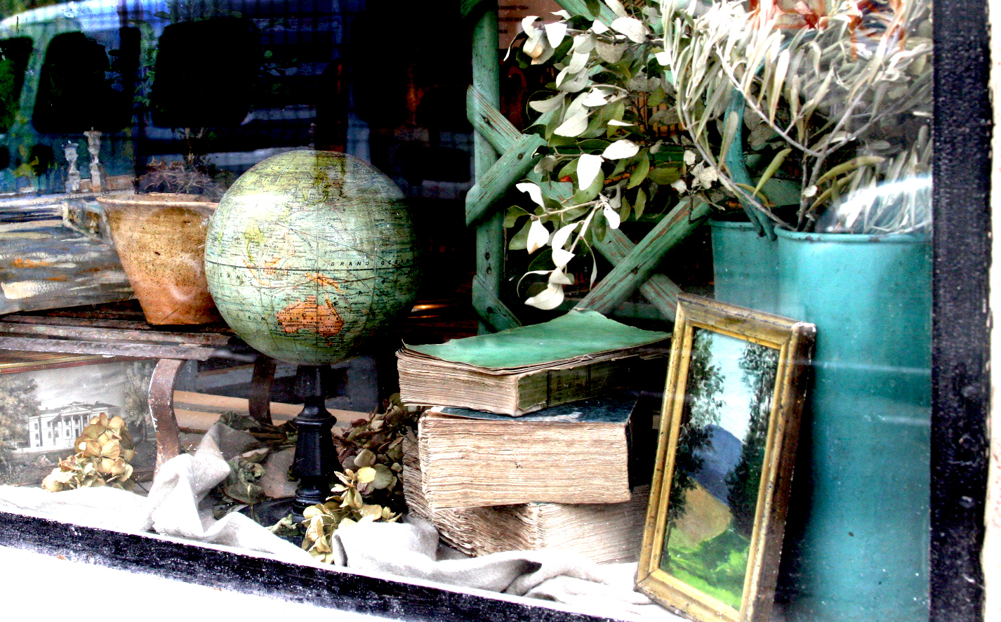 French-antique-shop