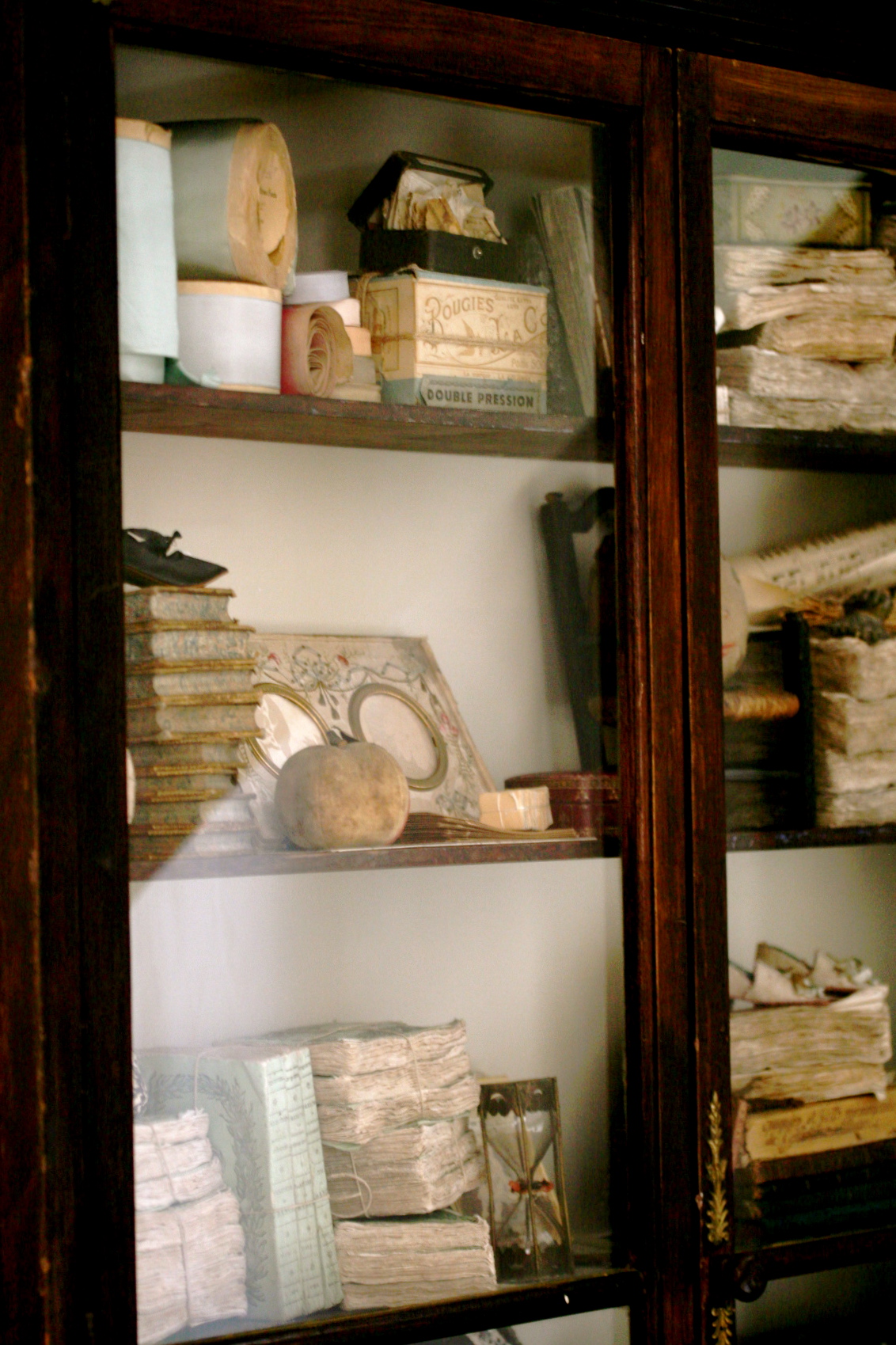 Bookshelf without books Bookshelf without books