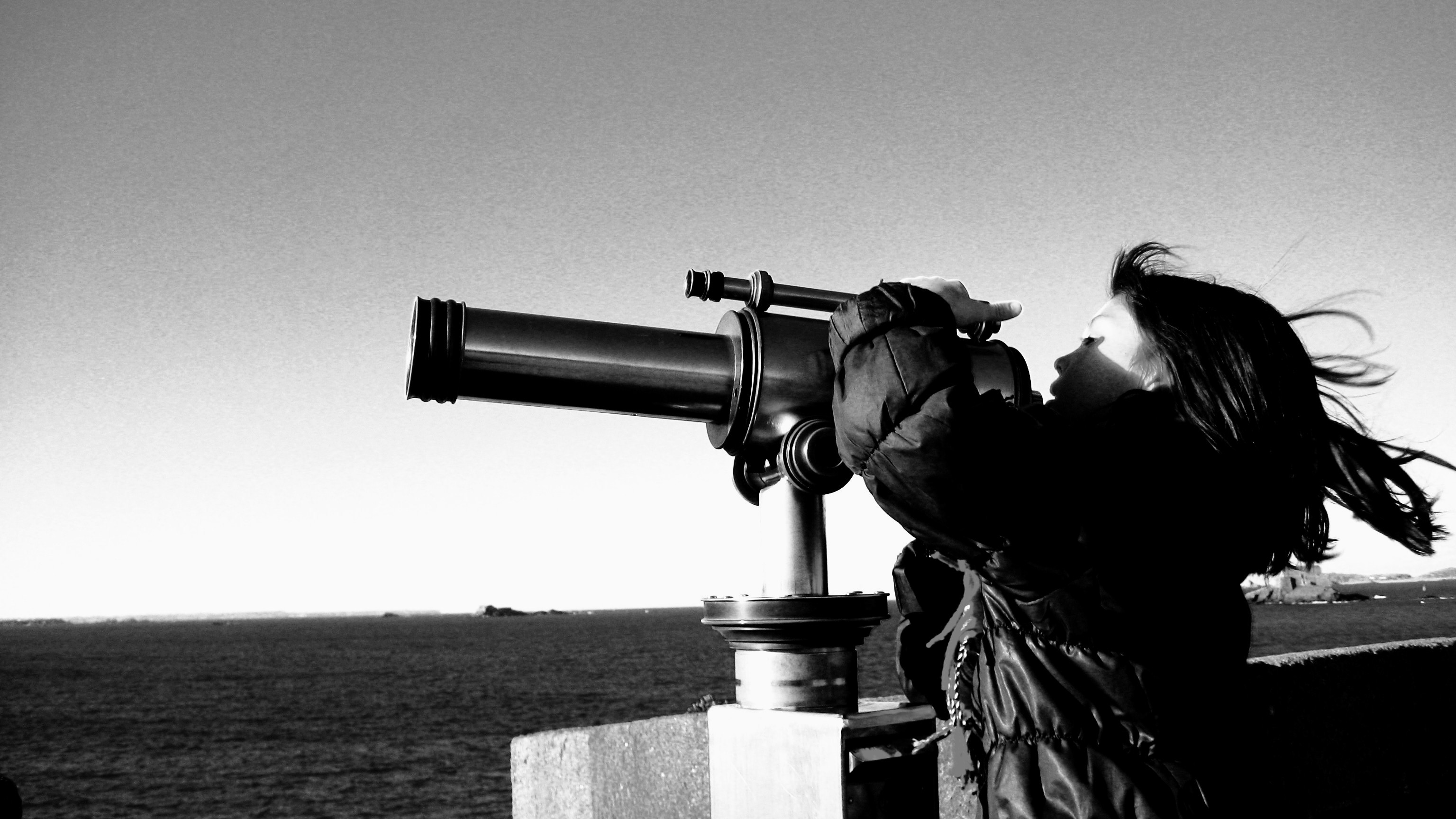 looking through the view finder