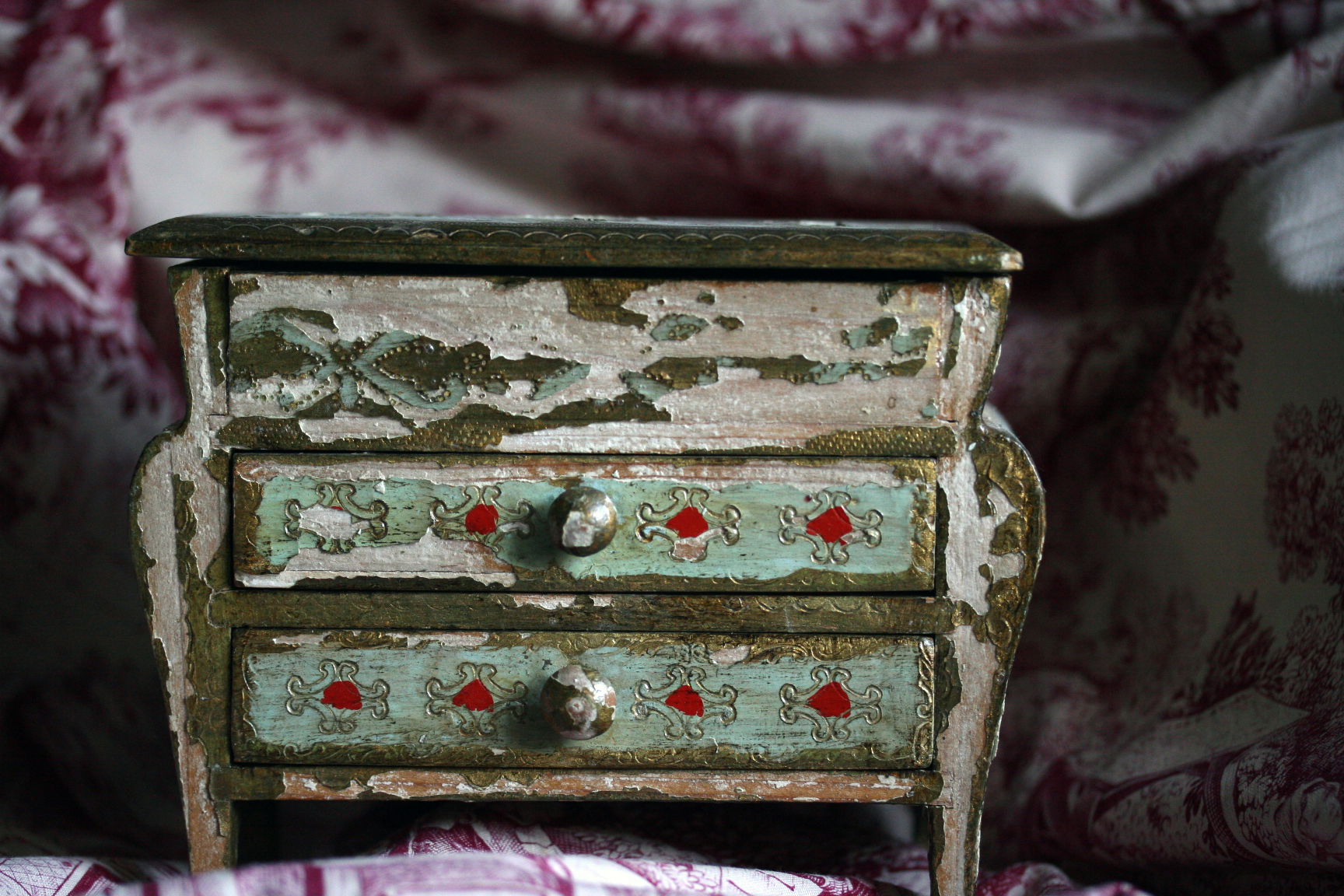 _vintage-jewelry-box