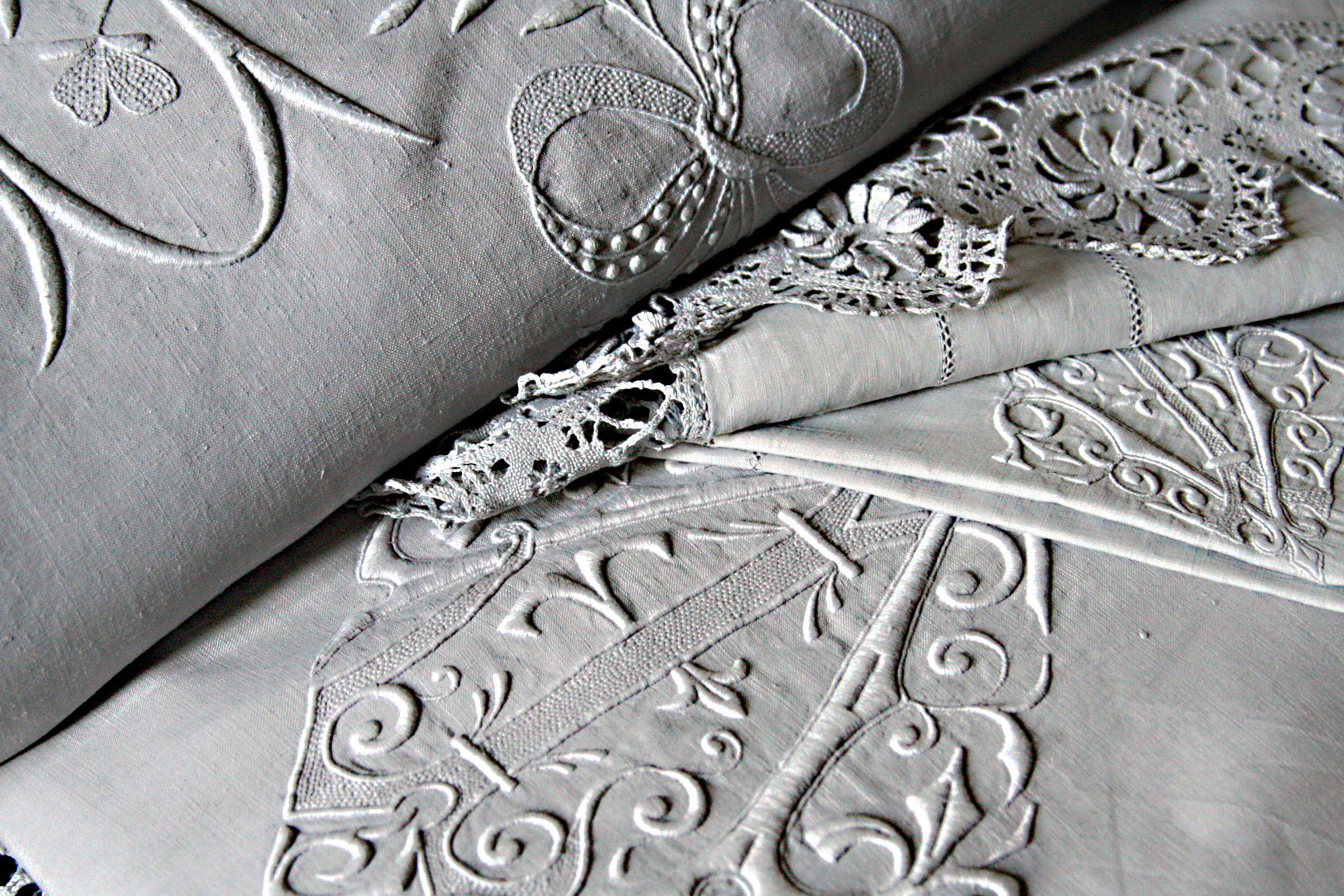 French-monogrammed-sheets