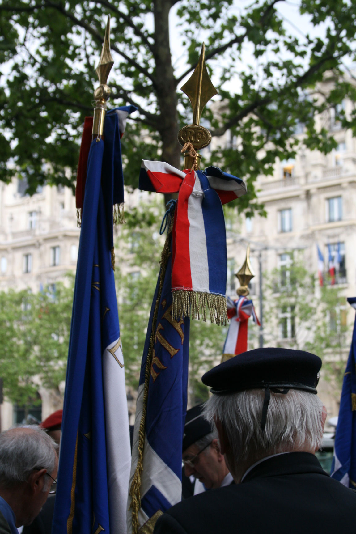 Flags-and-beret veteran's day in paris
