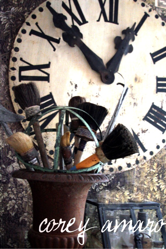 Clock face on toile wallpaper Clock face on toile wallpaper