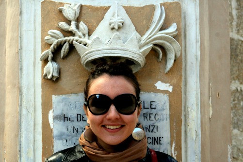 Facade with a crown in Malta