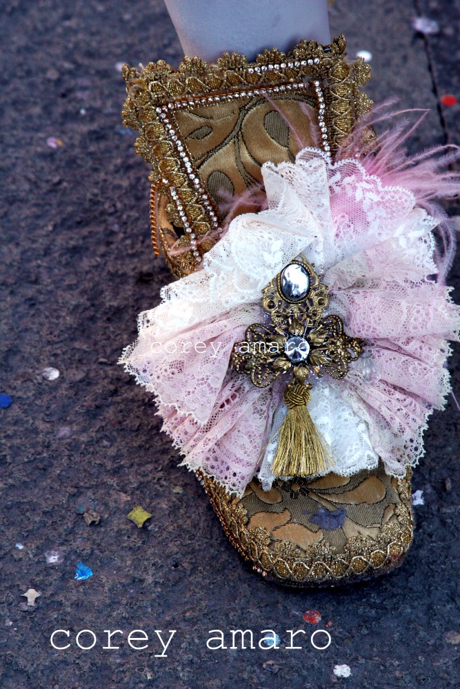 Lace dolled up shoe venice