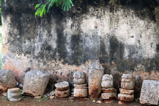 Faces-carved-ruin-maya