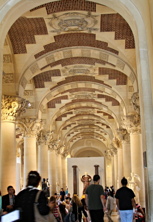 Arch way in the louvre