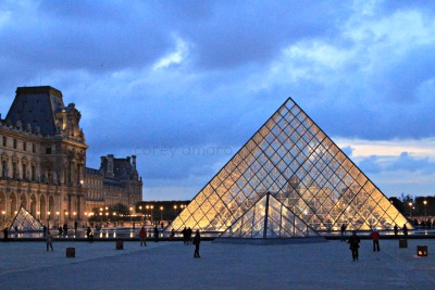 The louvre at night