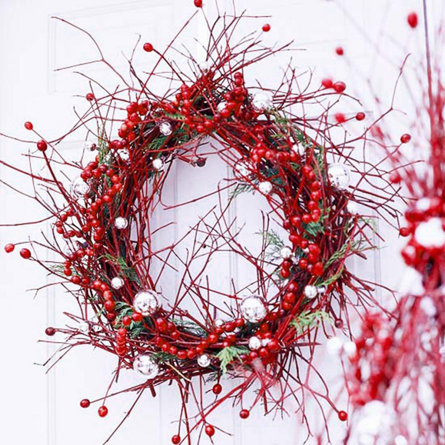 Christmas-wild-berry-wreath1