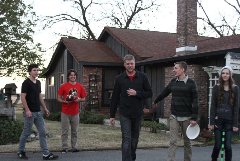 Christmas teens frisbee