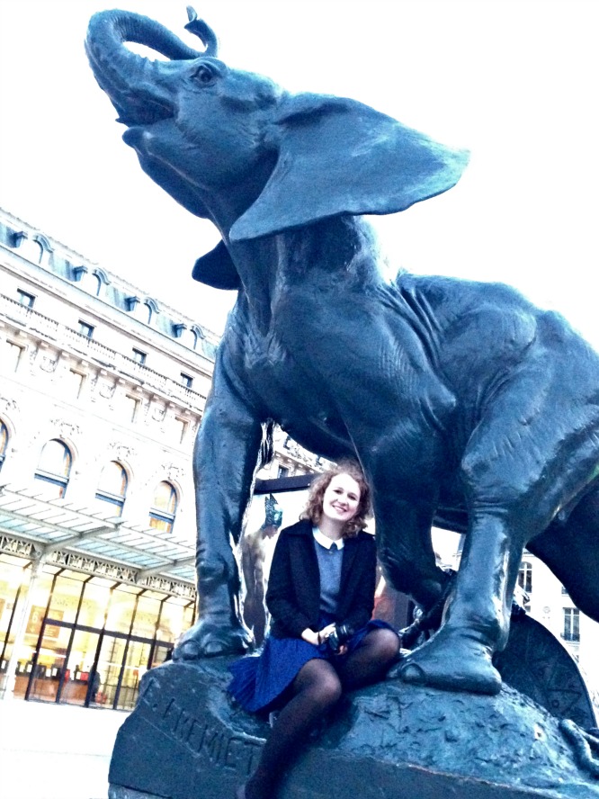 The statues outside the Orsay The statues outside the Orsay