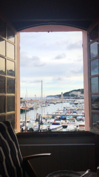 The end of the day, Cassis, living in France