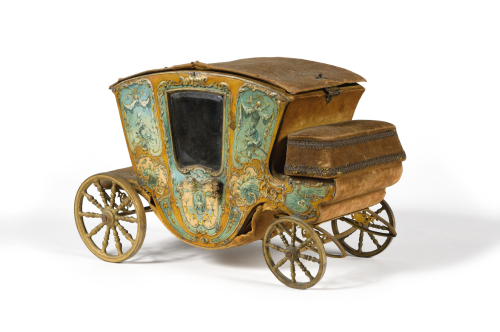 OITE NECESSAIRE A COUTURE de forme oblongue en argent e?maille?. Couvercle a? charnie?re orne? de personnages sce?nes champe?tres et sce?nes galantes ; enrichi de bouquets de fleurs et de rinceaux dore?s. Monture en pomponne. OITE NECESSAIRE A COUTURE de forme oblongue en argent e?maille?. Couvercle a? charnie?re orne? de personnages sce?nes champe?tres et sce?nes galantes ; enrichi de bouquets de fleurs et de rinceaux dore?s. Monture en pomponne.