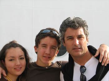 Everyoneeyessquinting_2