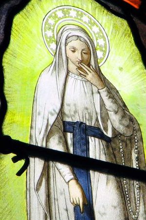 Mother Mary does a double take Stainglasswindow_2