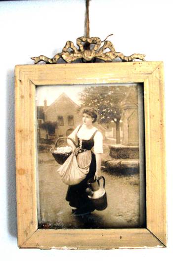 The secret is in the....tricky looking here for a clue Linengirl_2