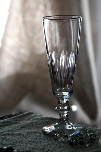 Antiquechampagneglass