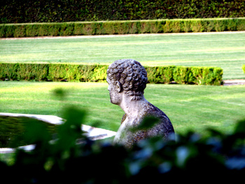 Les Jardins d'Albertas Manlookingtheotherway