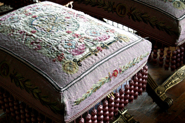 Grand Trianon interior, Footstool
