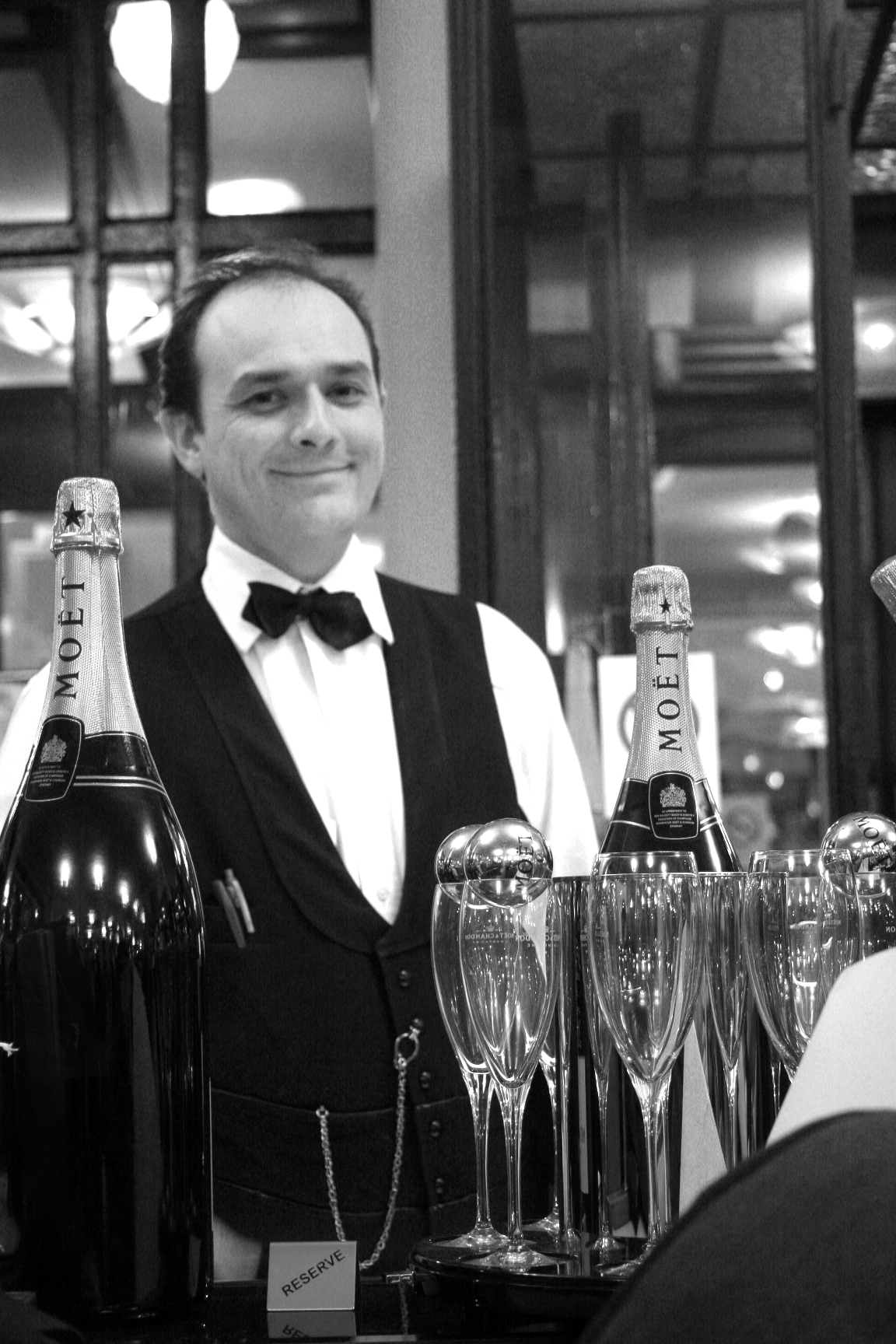 Waiter-cafe de flore Waiter-cafe de flore